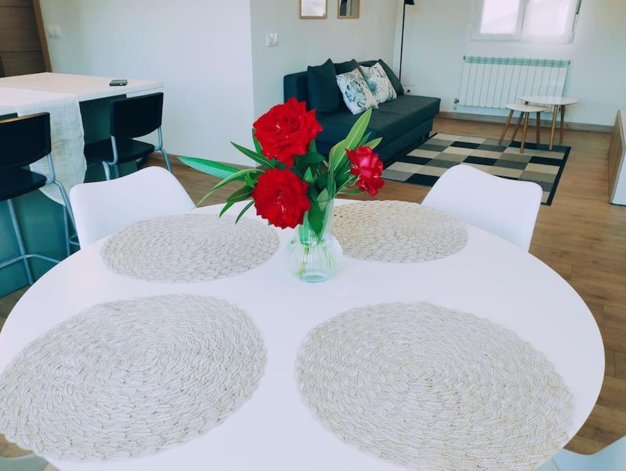 Precioso Apartamento En Pamplona Junto Al Centro Екстер'єр фото