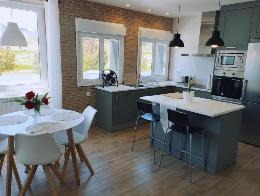 Precioso Apartamento En Pamplona Junto Al Centro Екстер'єр фото